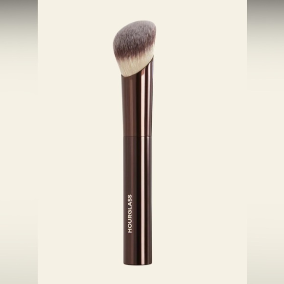 NIB Hourglass Ambient Foundation Brush - Picture 1 of 4